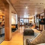 Le Strato Hotel 5*