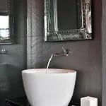 Le Strato Hotel