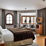 Le Strato Hotel 5*