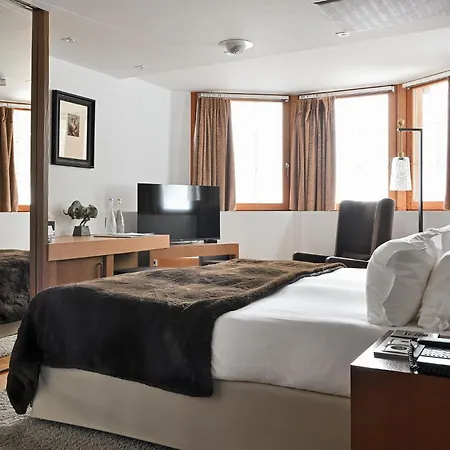 Le Strato Hotell 5*