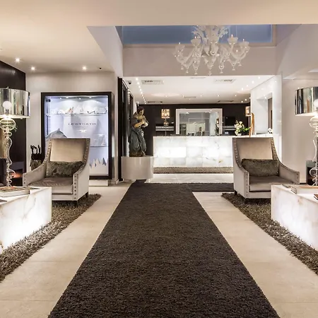 Le Strato Hotel