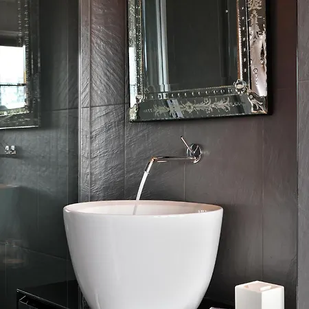 Le Strato Hotel
