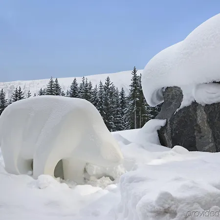 Le Strato 5* Courchevel