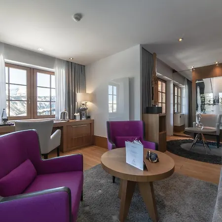 Le Strato Hotel